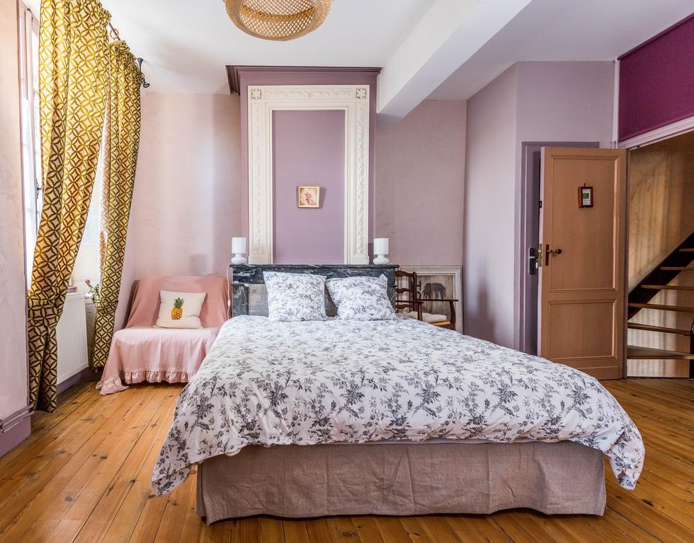 Chambres D'Hotes Le Relais Des Remparts Rions Bagian luar foto