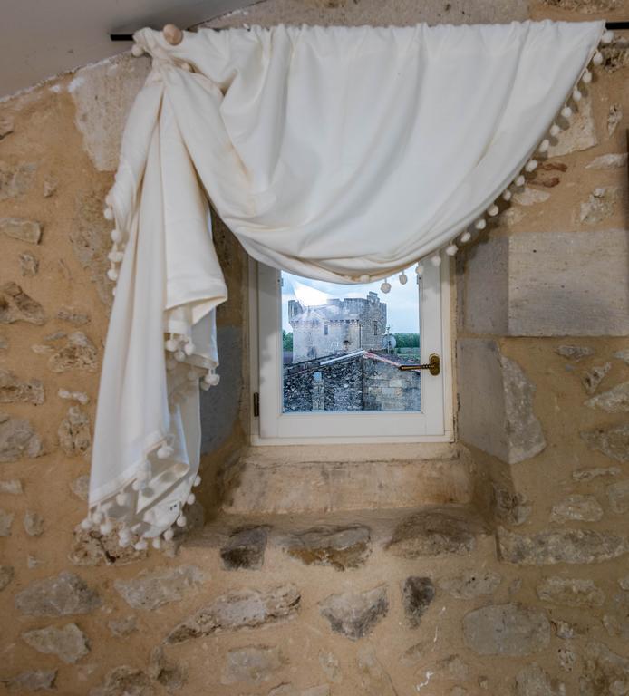 Chambres D'Hotes Le Relais Des Remparts Rions Bagian luar foto