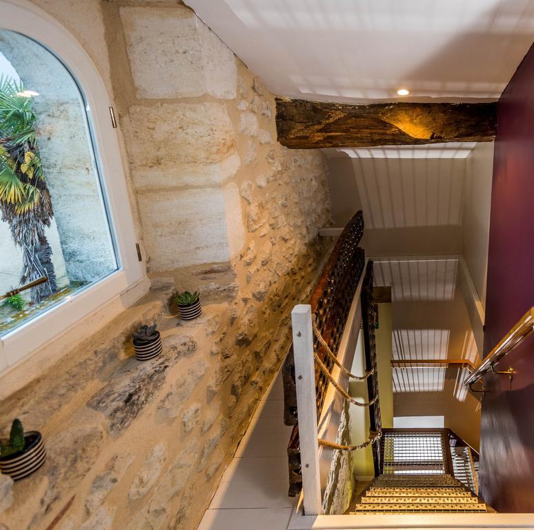 Chambres D'Hotes Le Relais Des Remparts Rions Bagian luar foto