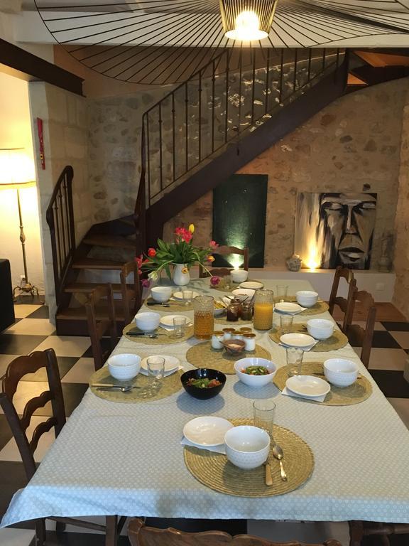 Chambres D'Hotes Le Relais Des Remparts Rions Bagian luar foto