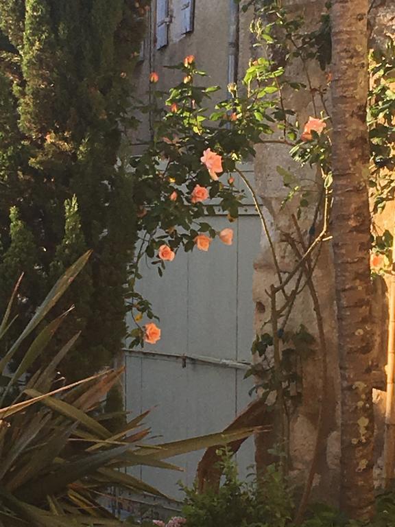 Chambres D'Hotes Le Relais Des Remparts Rions Bagian luar foto
