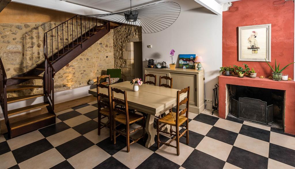 Chambres D'Hotes Le Relais Des Remparts Rions Bagian luar foto